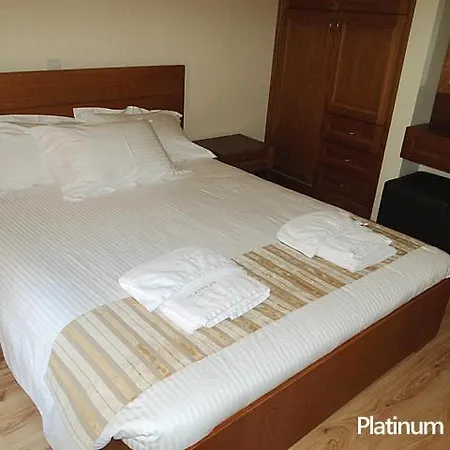 Platinum شقة كاكوبرتريا